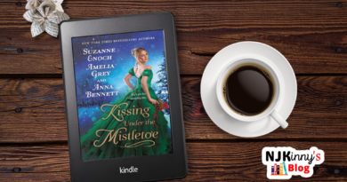 Book Review of Kissing Under the Mistletoe by Suzanne Enoch, Amelia Grey and Anna Bennett on Njkinny's Blog